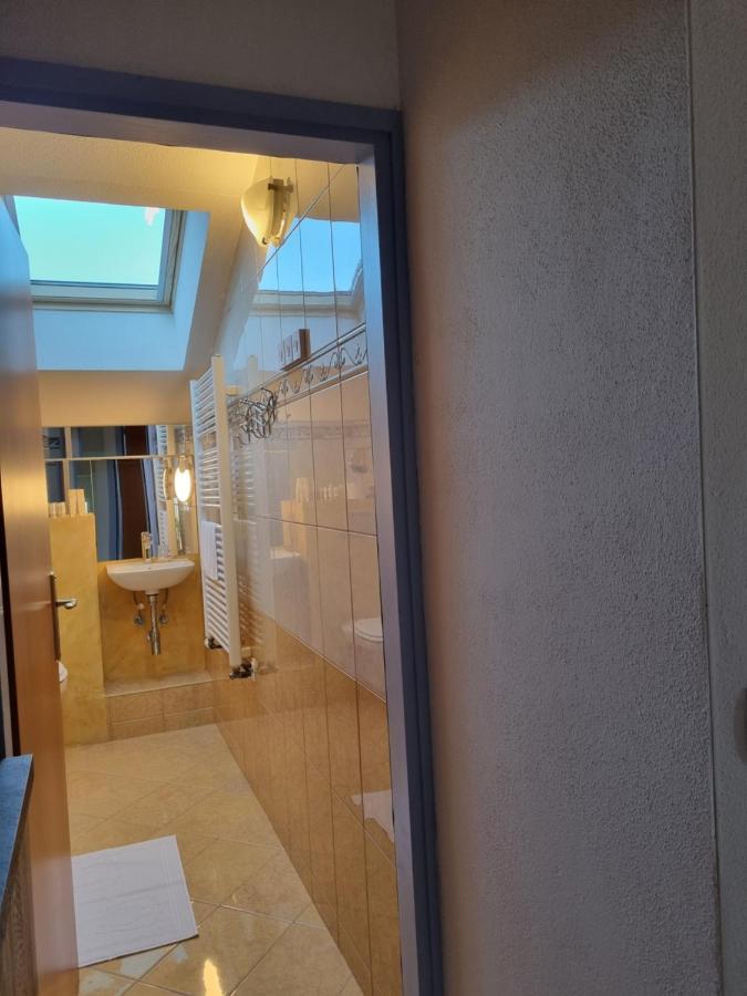 Apartma Katy Apartment อูมัค ภายนอก รูปภาพ