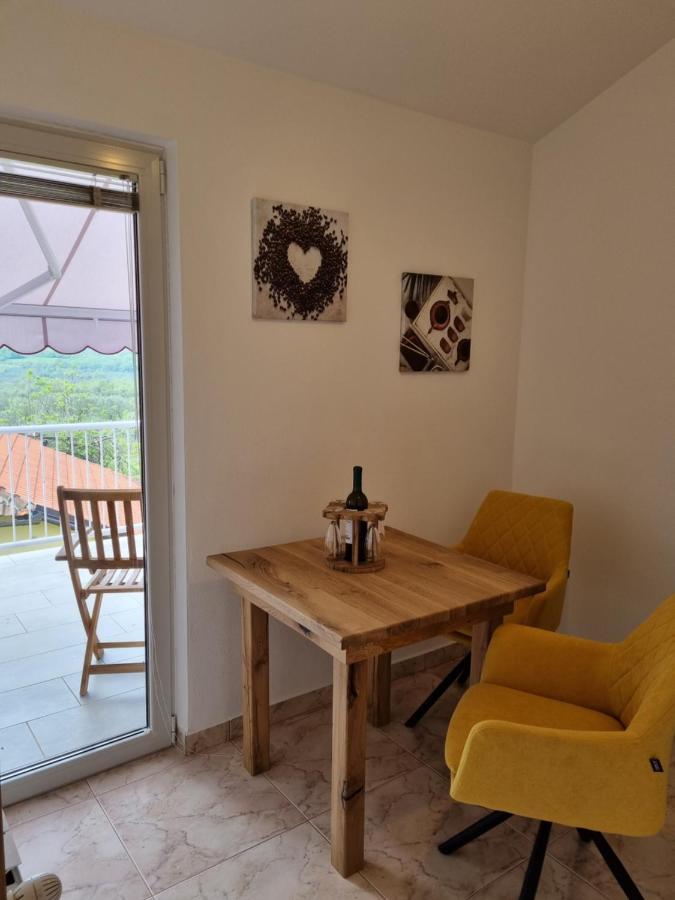 Apartma Katy Apartment อูมัค ภายนอก รูปภาพ